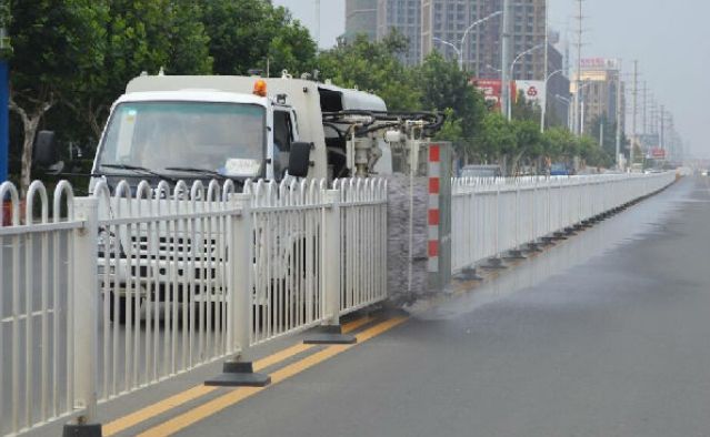 护栏清洗车